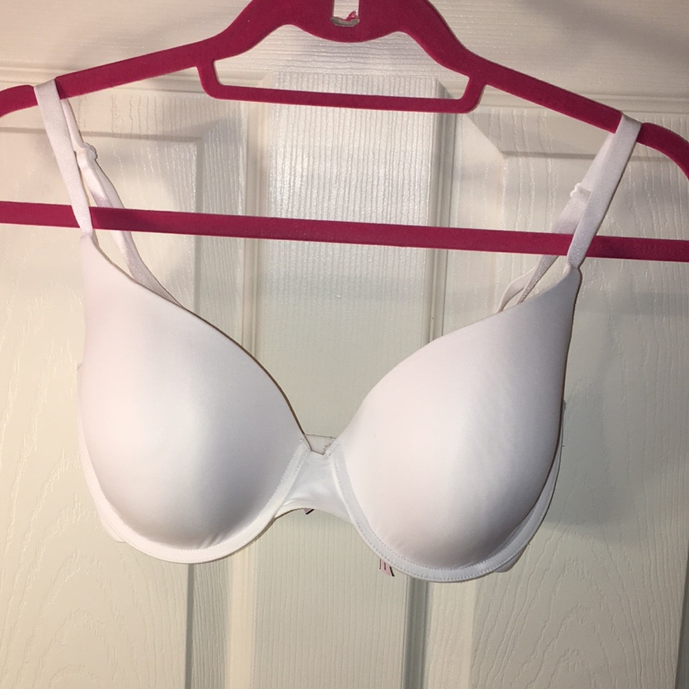 Victoria Secret bra still cheaper than sale @store